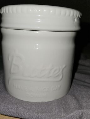 Dowan White Ceramic Butter Crock NWOT